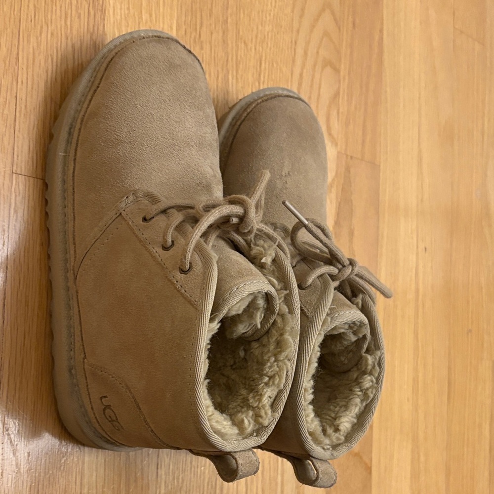 🌟 final sale — UGG Kids' Neumel II Sheepskin Chukka Boots - great condition